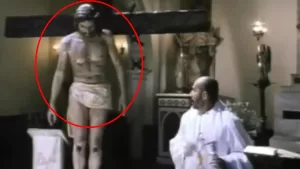 Jesus Statue Moves Its Head During Catholic Mass in Mexico!