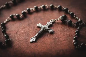 Rosary Vs the Gates of hell, watch this video if you are not praying 15-decade Rosary!