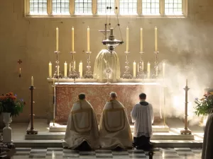 Down in Adoration Falling |Tantum Ergo by St. Thomas Aquinas