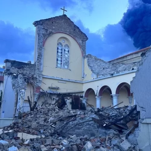 Statue of Mary Untouched in Earthquake that Demolished Cathedral in Turkey