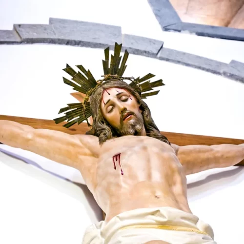 Jesus statue moves its head during Catholic mass in Mexico