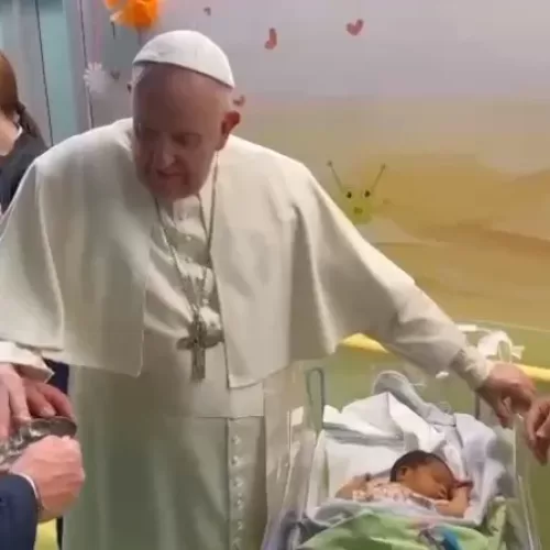 Pope Francis Baptizes Child While in the Hospital | March 31, 2023